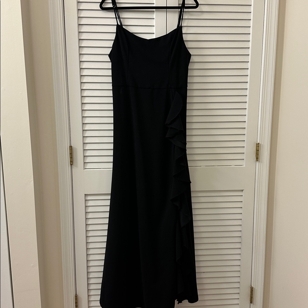 Lulu's Elegant Black Maxi Dress with ruffled slit
